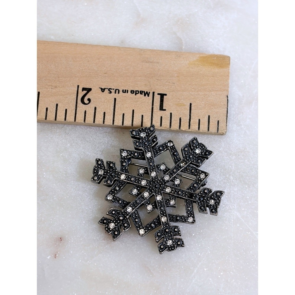 Anne Klein Gunmetal Snowflake Rhinestone Brooch Pin Signed AK - Picture 5 of 6